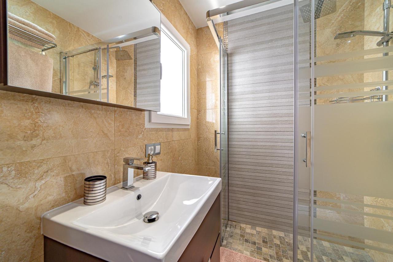 Perla De Malagueta Apartment Malaga Ngoại thất bức ảnh