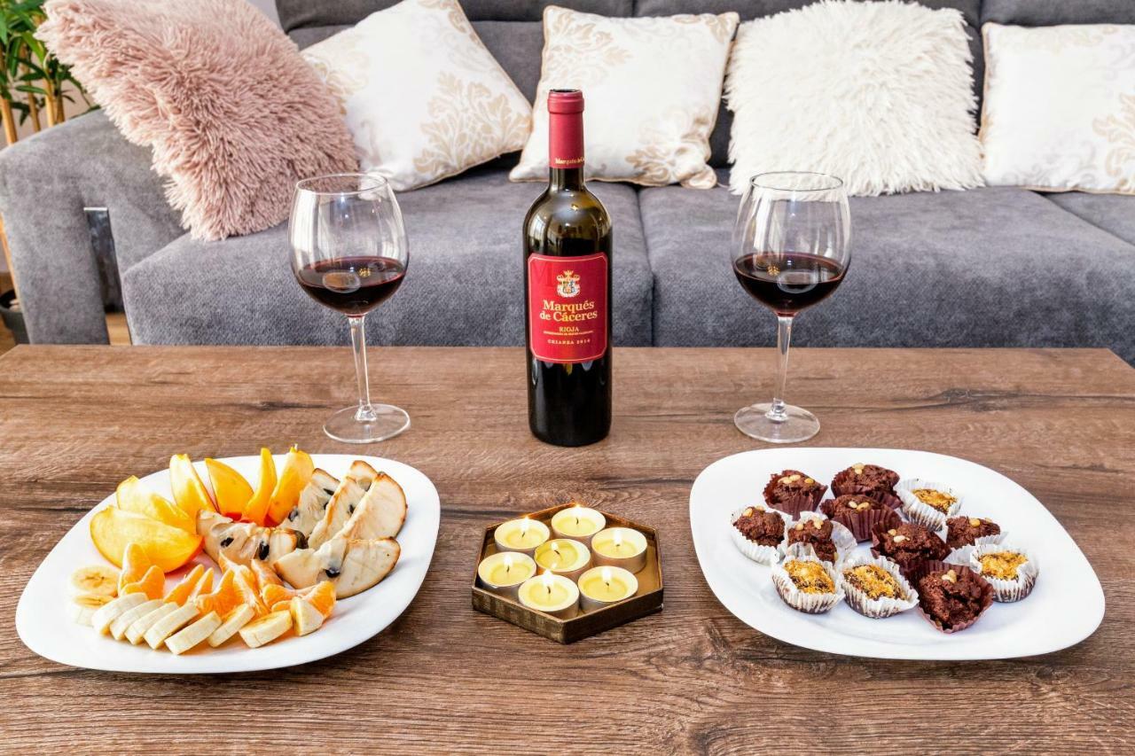 Perla De Malagueta Apartment Malaga Ngoại thất bức ảnh